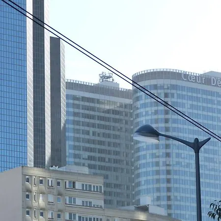 Studio Standing La Defense アパート *