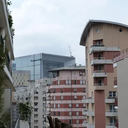 Studio Standing La Defense